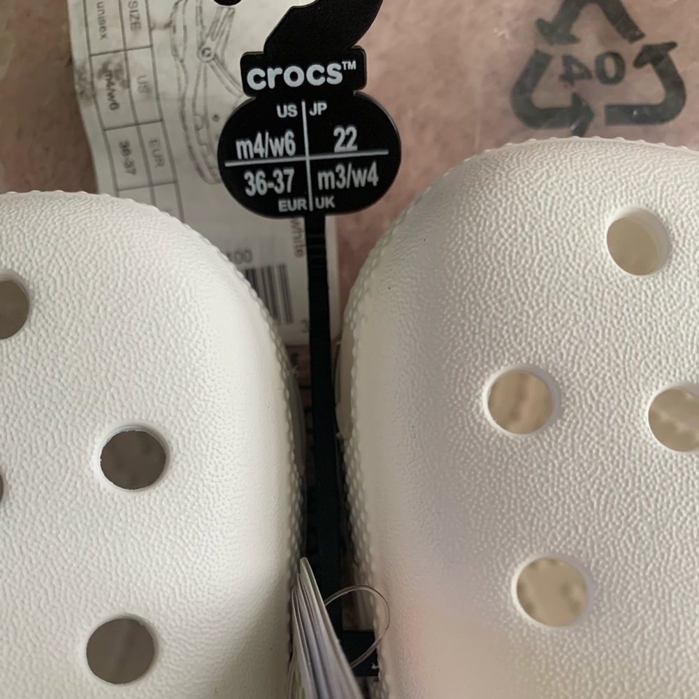 Crocs - Picture 2 of 3